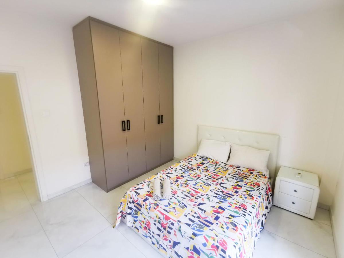The White Pearl Apartment Larnaca Exterior photo